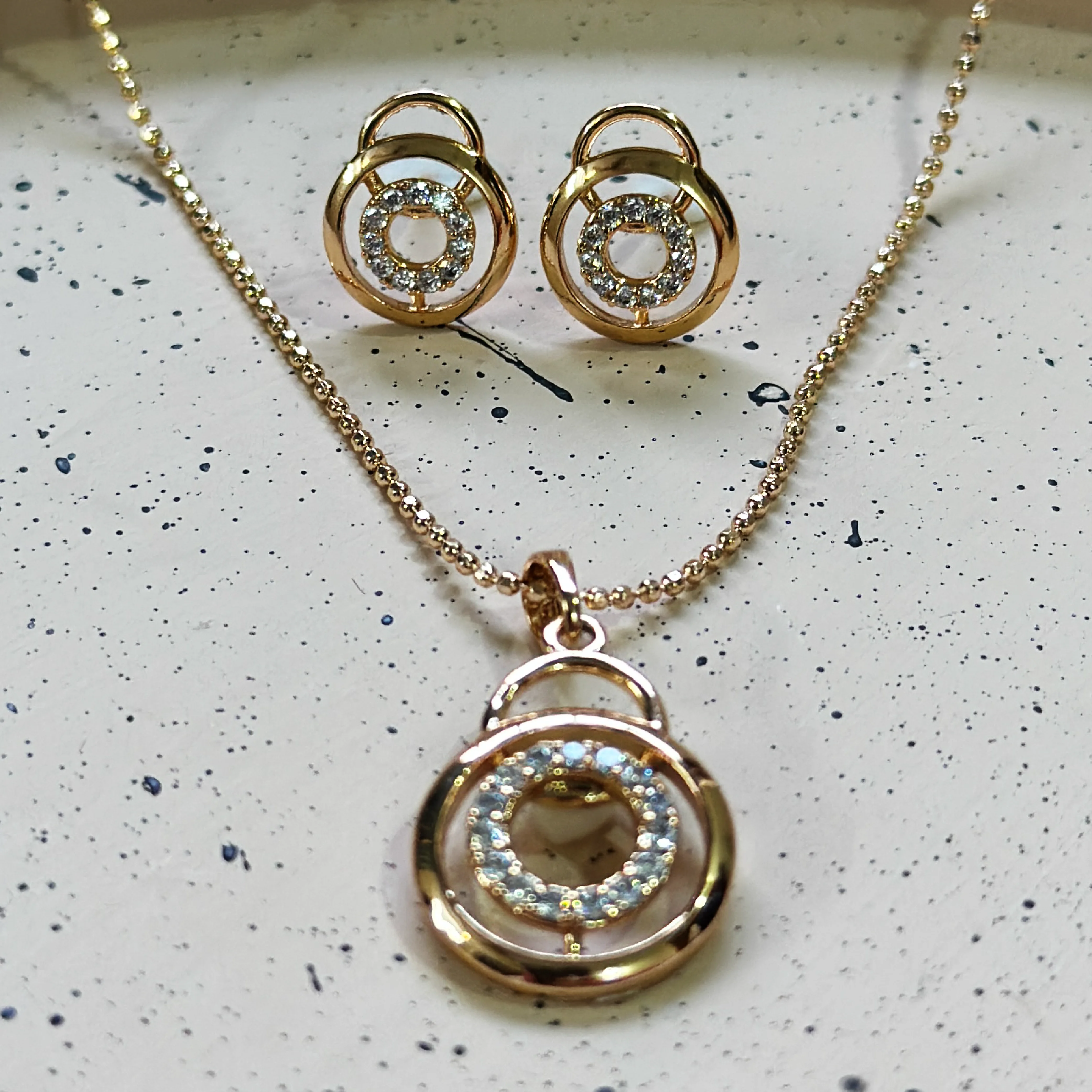 Golden Glaze Donut-Inspired Crystal Locket Set