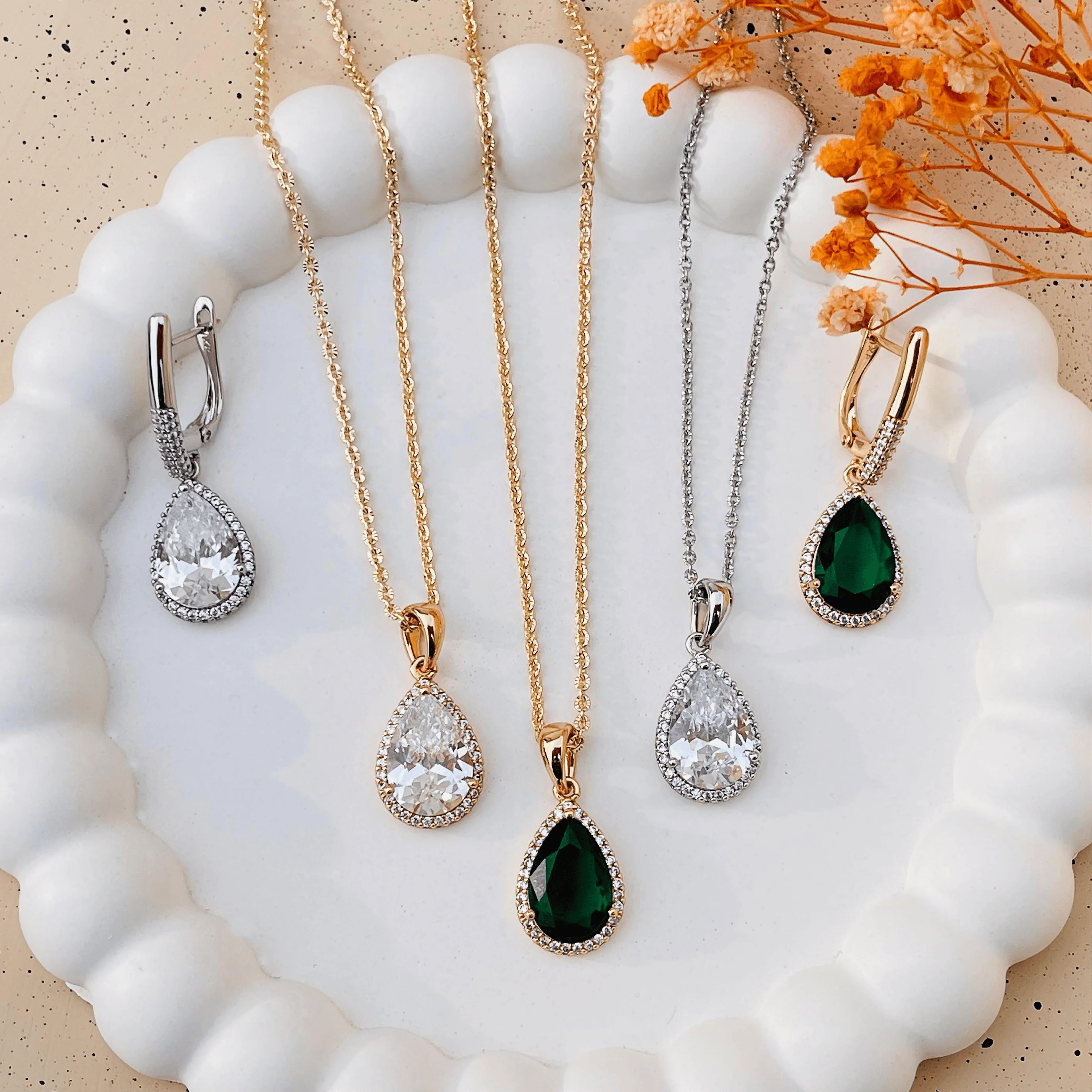 Elegant Teardrop Radiance Set