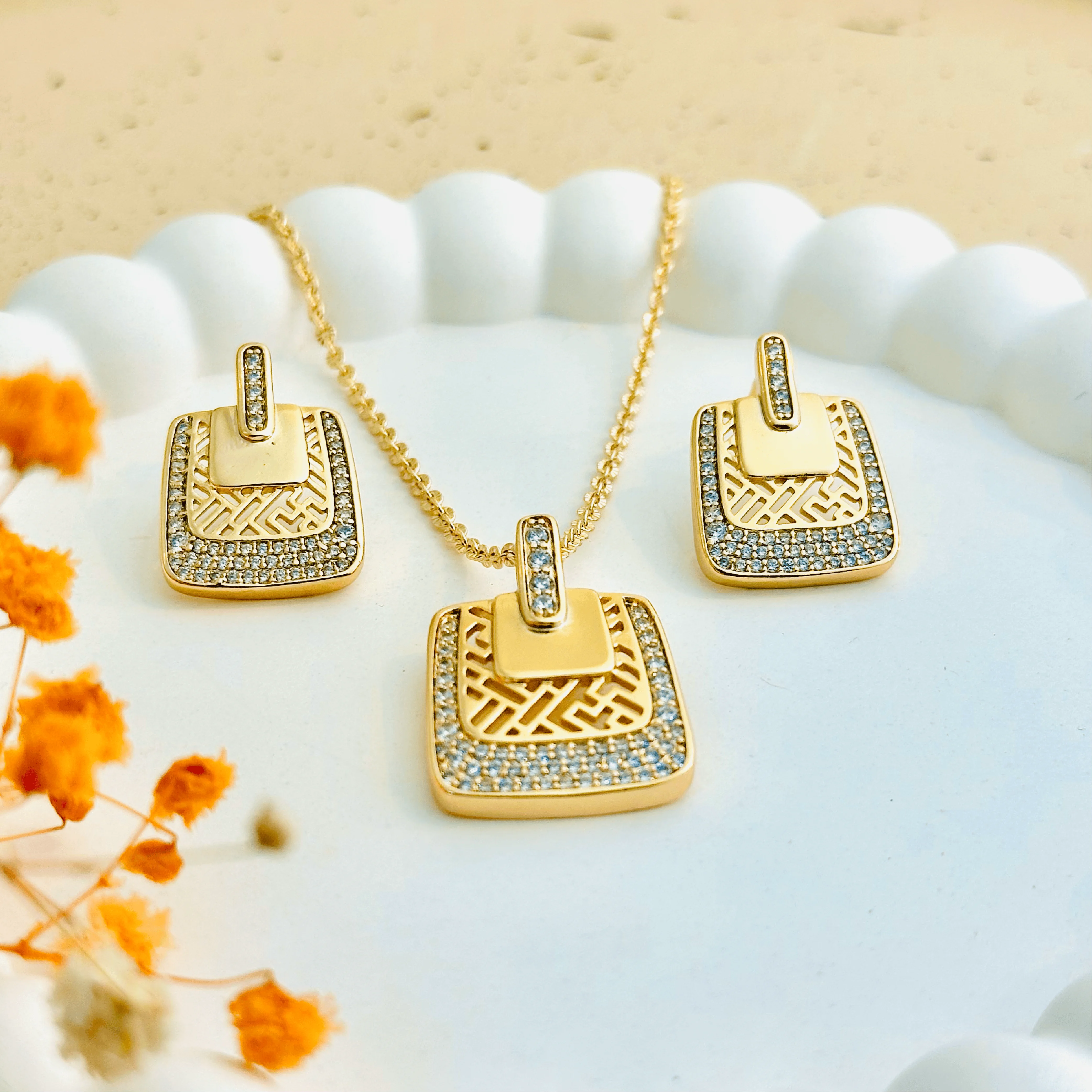 Square Majesty Gold-Plated Locket Set