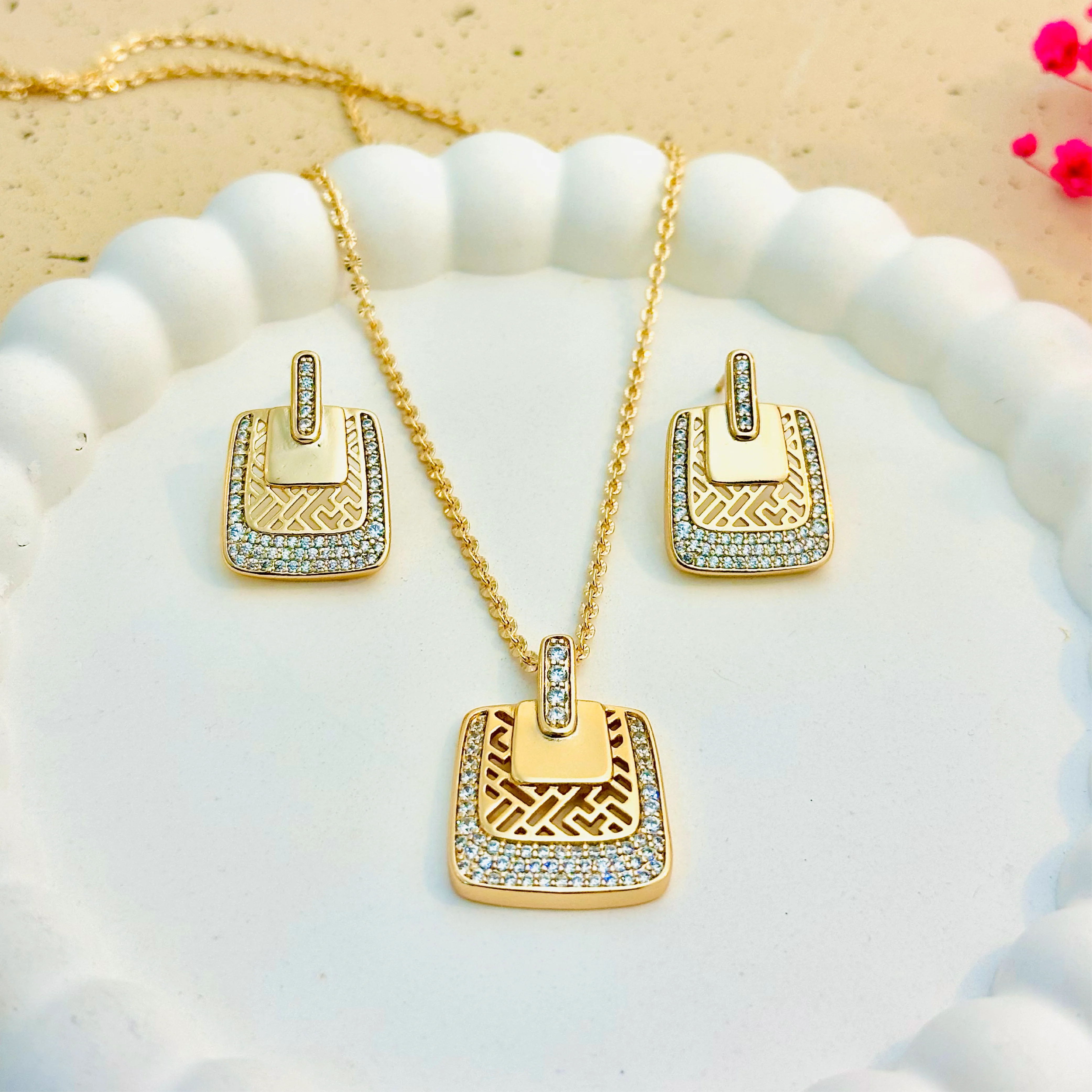 Square Majesty Gold-Plated Locket Set