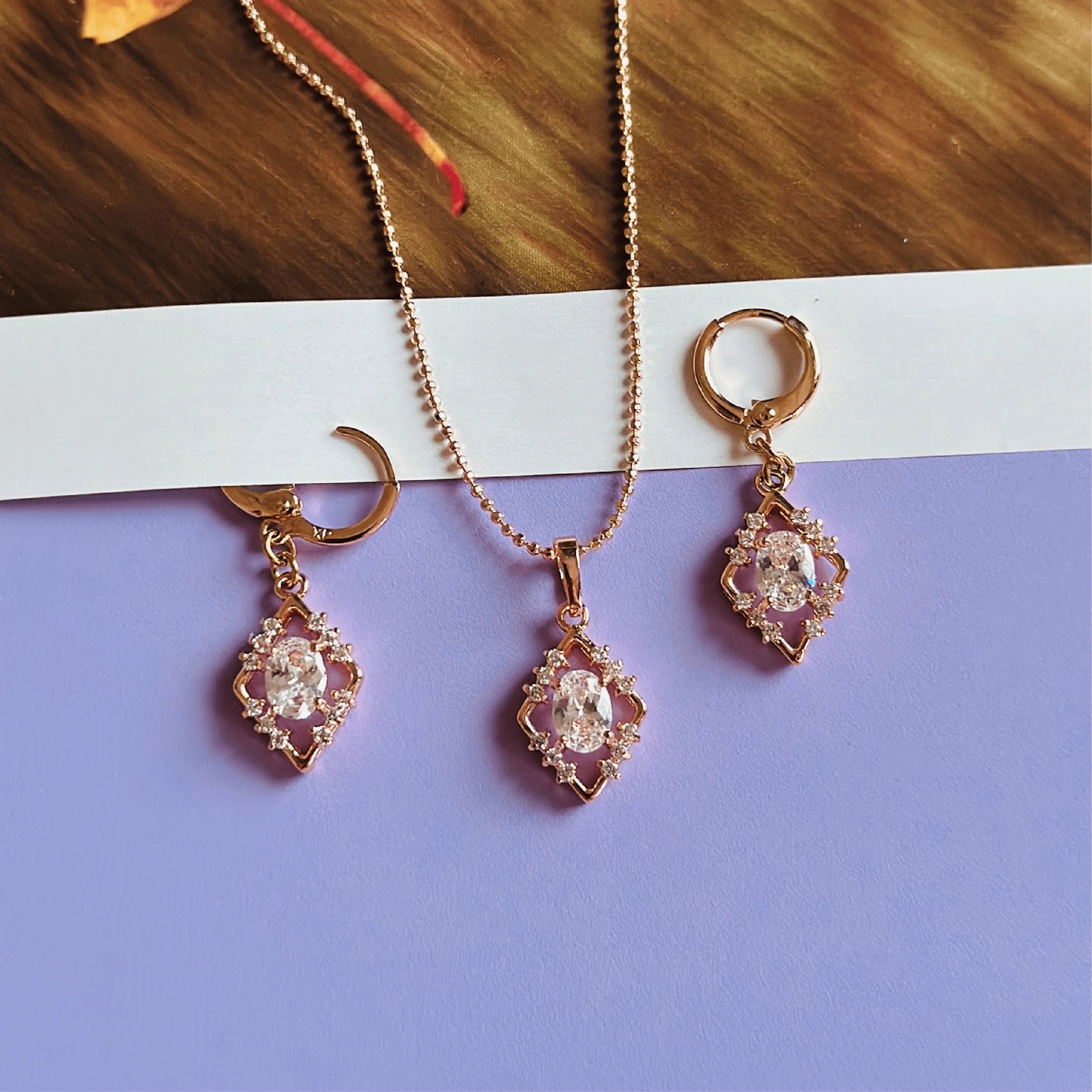 Diamond Silhouette White Stone Locket Set