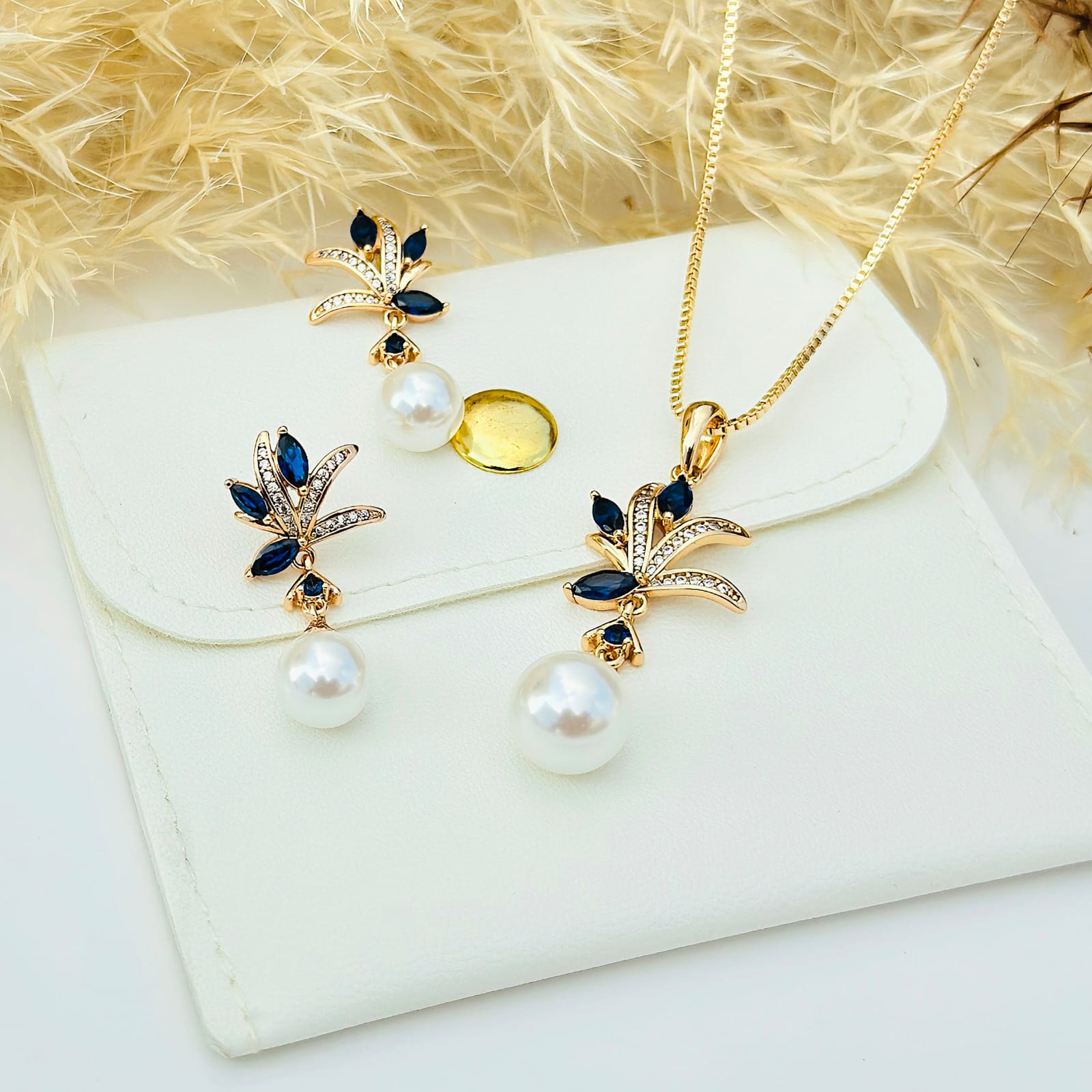Azure Flora Pearl Set