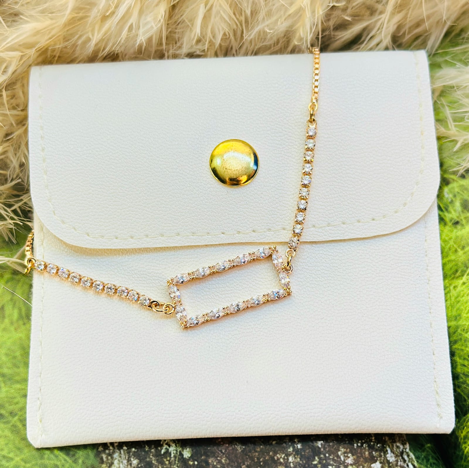 Minimalist Chic Frame Bracelet