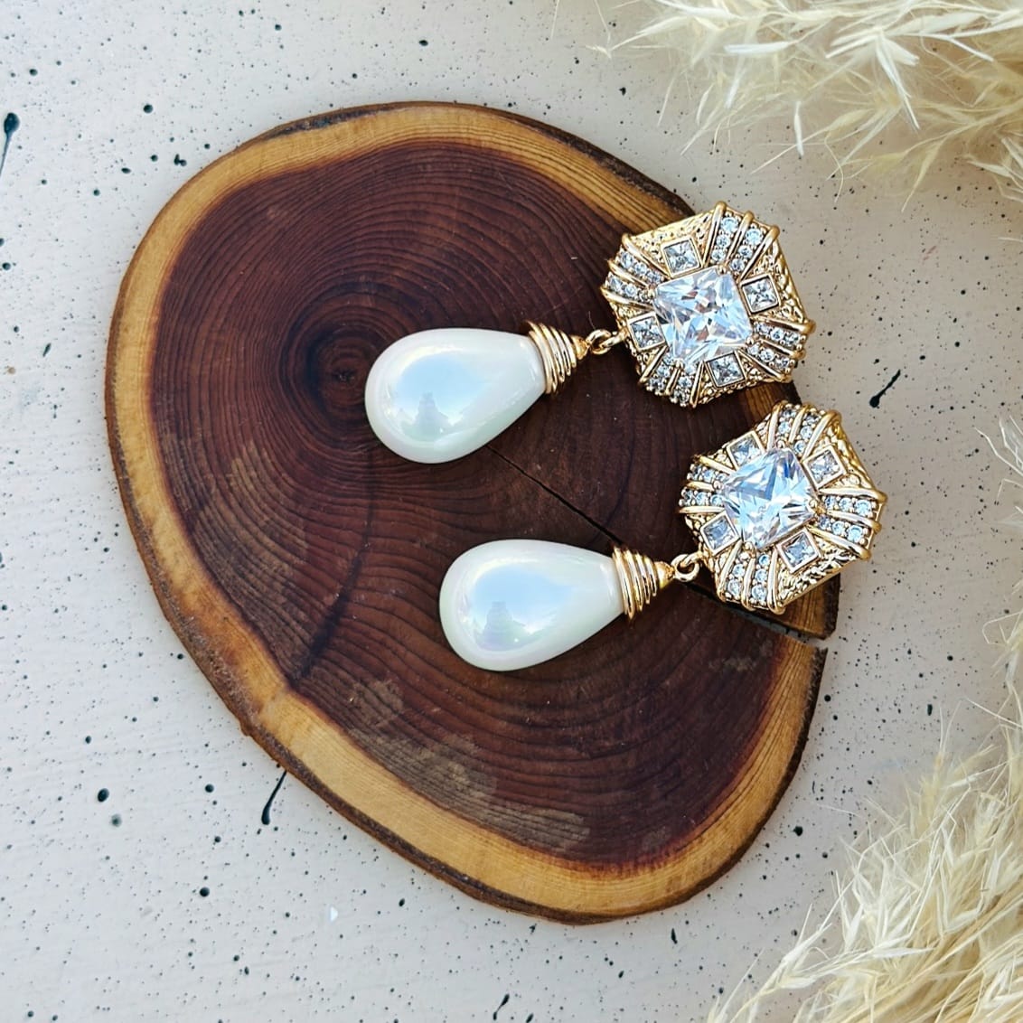 Royal Square Sparkle Drops