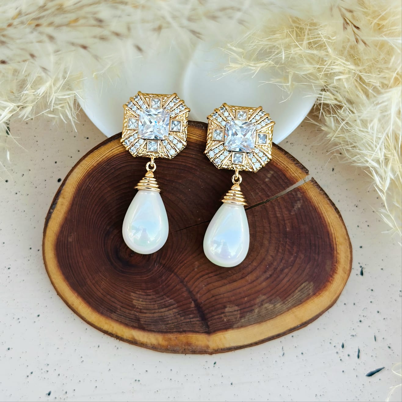 Royal Square Sparkle Drops