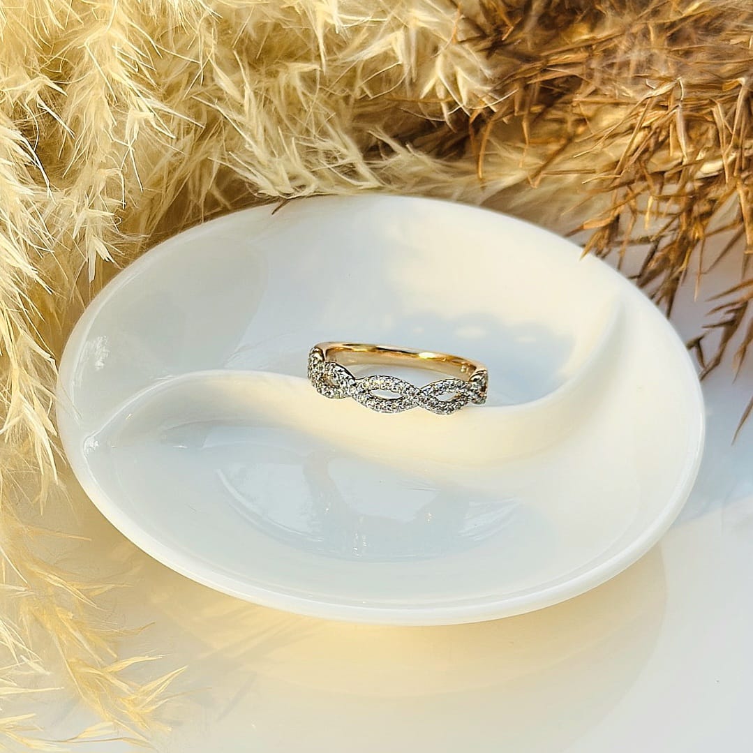 The Infinite Pave Intertwined Band