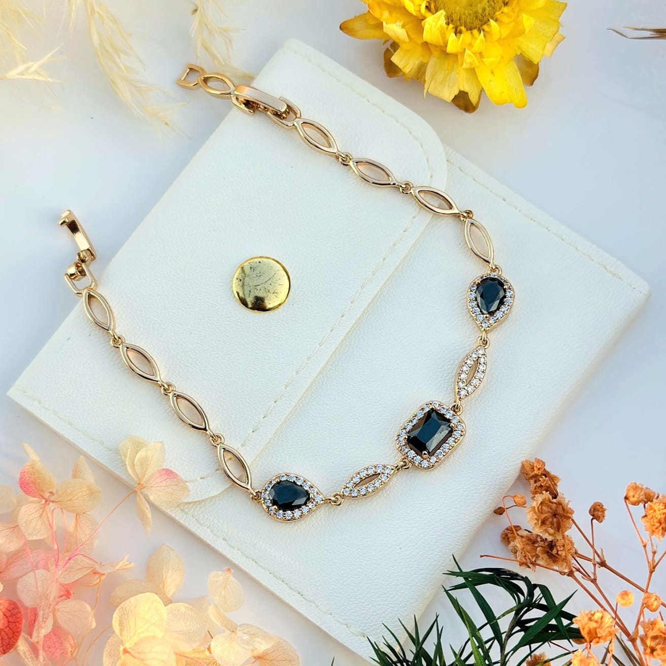 The Noir Halo Crystal Link Bracelet