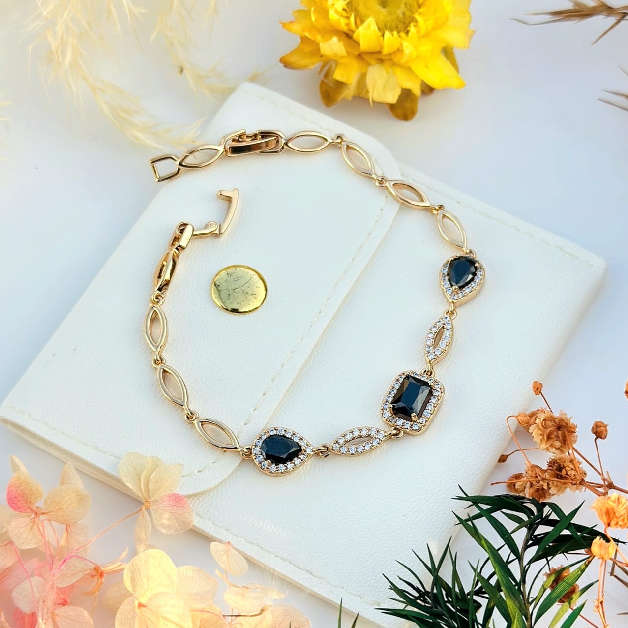 The Noir Halo Crystal Link Bracelet
