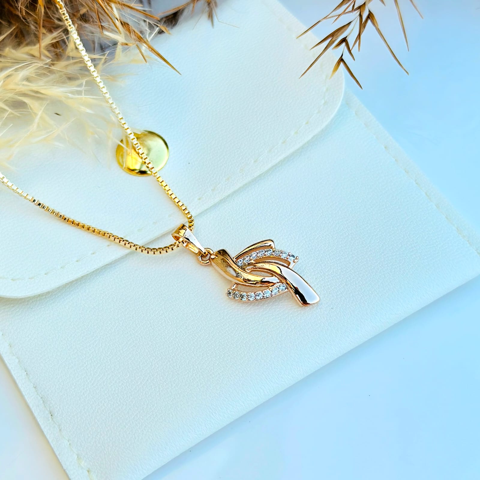 The Twisted Ribbon Pendant