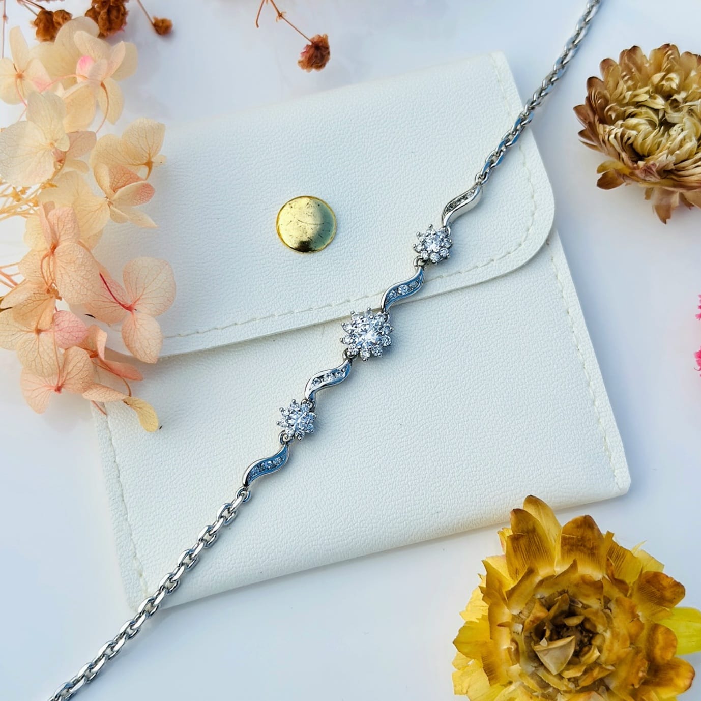 The Wavy Crystal Cluster Bracelet
