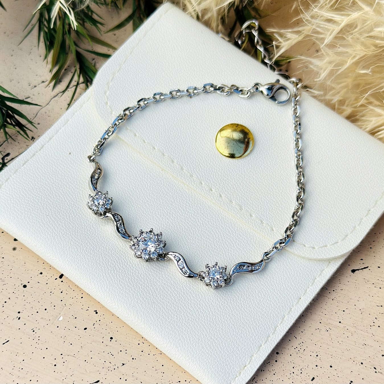 The Wavy Crystal Cluster Bracelet